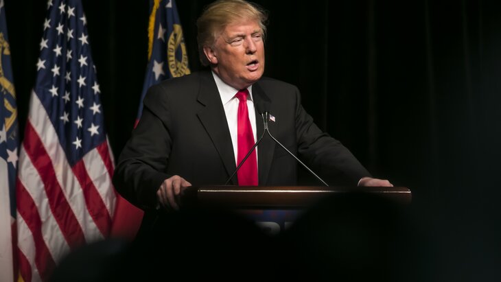Трамп заявил, что обсудил по телефону торговые пошлины с лидерами других стран