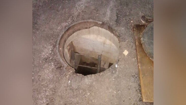 Двухлетний ребенок упал в коллектор в Свердловской области