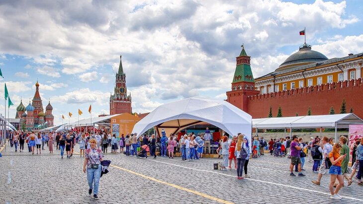 Около 600 мероприятий пройдет на книжном фестивале "Красная площадь"