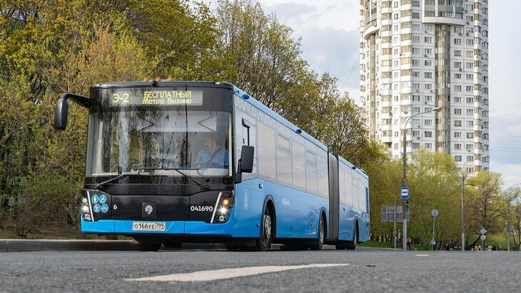 Свыше 450 автобусов запустят до кладбищ столицы в Вербное воскресенье
