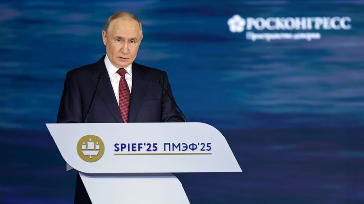 Путин назвал рекордным за всю историю страны снижение бедности в России