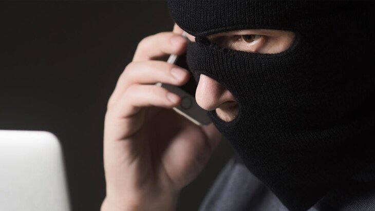 Мошенники стали обманывать ветеранов с помощью "особых выплат" перед 9 Мая