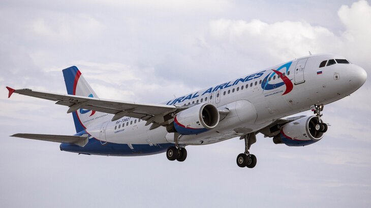 "Уральские авиалинии" опровергли информацию о задымлении в самолете в Пулкове