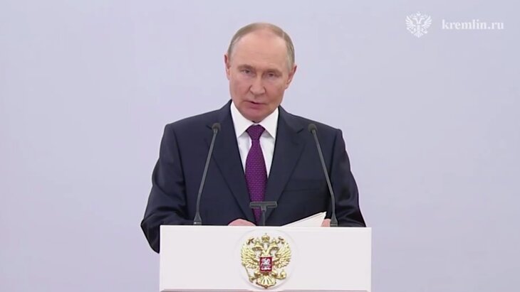 Путин объявил о начале серийного производства "Орешника"