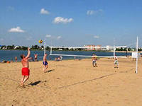 Левобережный пляж дал старт по пляжному волейболу