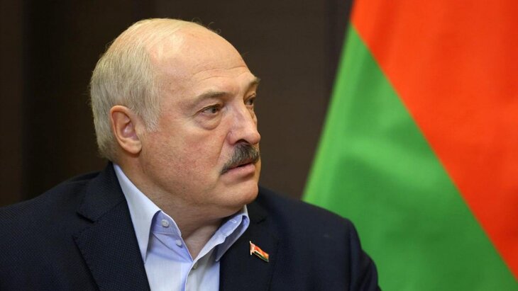 Лукашенко заявил, что не может не приехать в Москву на парад Победы
