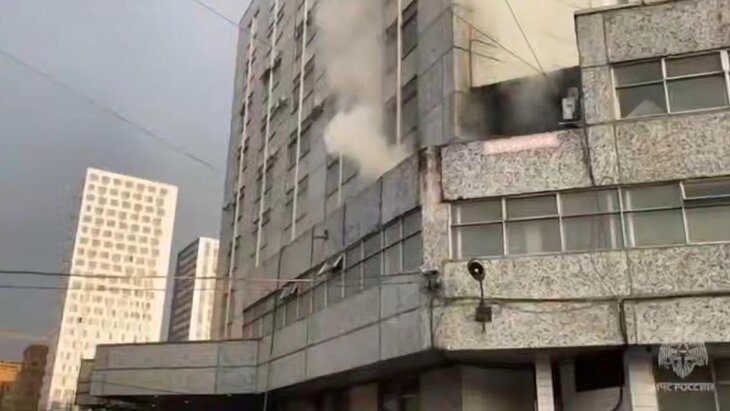 Два человека погибли в пожаре на востоке Москвы