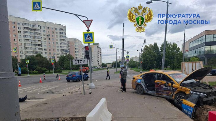 Три человека пострадали в ДТП на Южнобутовской улице Москвы