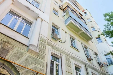 Более 150 домов с замковыми камнями на фасадах отремонтировали в столице за 10 лет