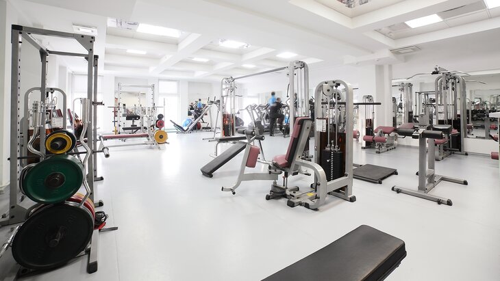 ��������������� ������� ������������ �� ������-����� Powerhouse Gym � ������