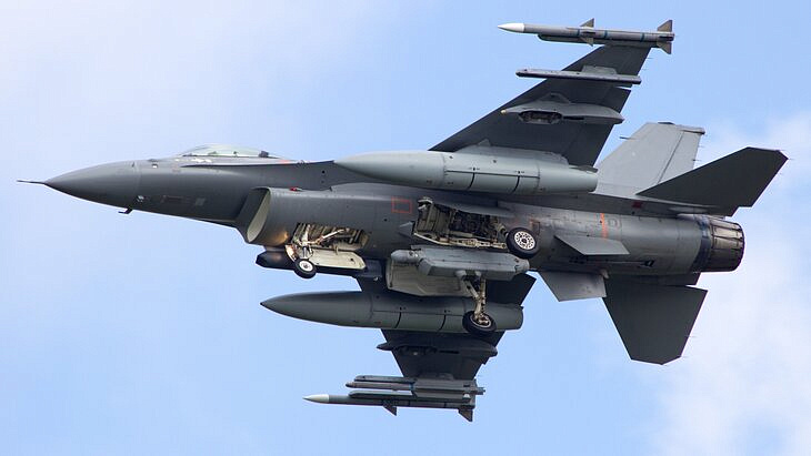   ,     F-16  