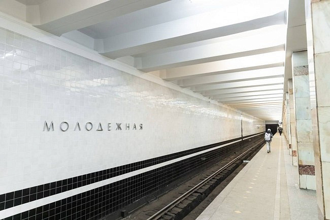 Путевые стены отремонтировали на станции метро «Молодежная»