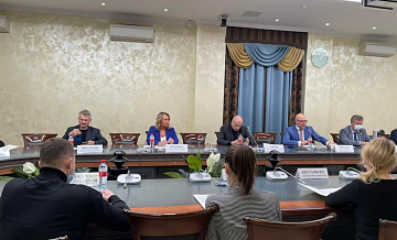 Ильичева поделилась опытом московских школ с коллегами в Общественной палате РФ