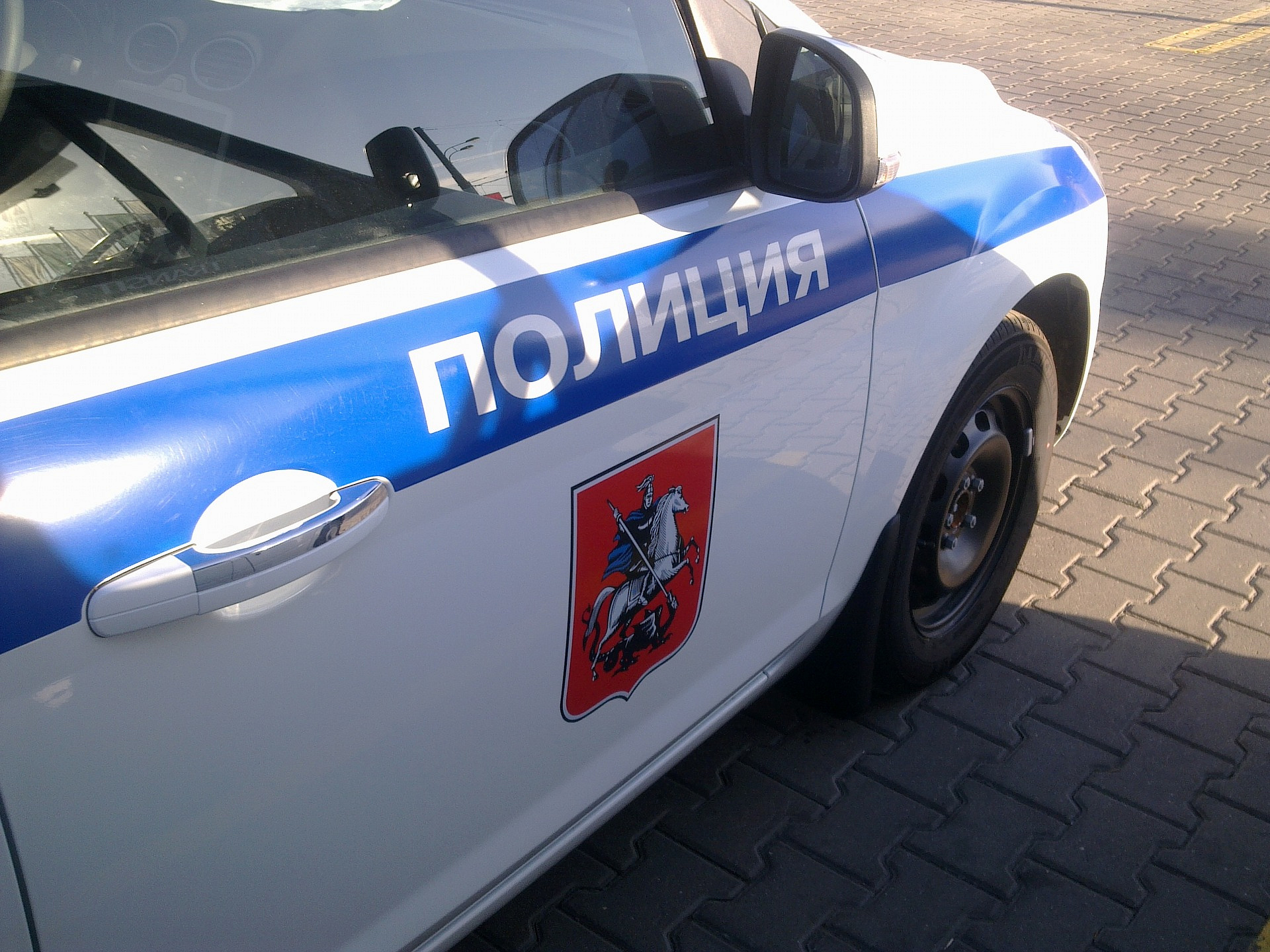 Трое вооруженных избили и ограбили мужчину в Ново-Переделкино