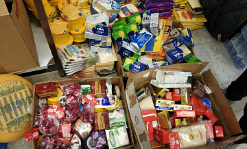 Более 110 кг санкционных сыров изъяли на Дорогомиловском рынке Более 110 кг санкционных сыров изъяли на Дорогомиловском рынке