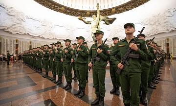 Новобранцы Преображенского полка приняли присягу в Музее Победы