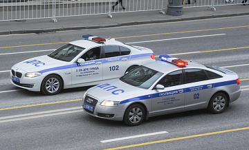 Автомобиль перевернулся на МКАД в Очаково-Матвеевском Автомобиль перевернулся на МКАД в Очаково-Матвеевском