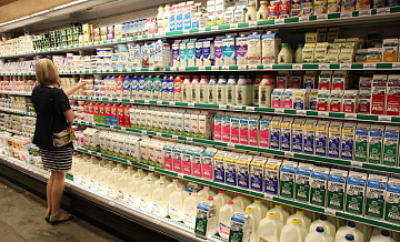 Супермаркет в Крылатском оштрафован за продажу некачественной молочной продукции